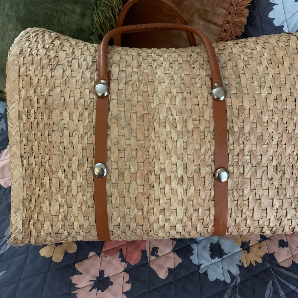 Large Straw Purse - Picture 4 of 6